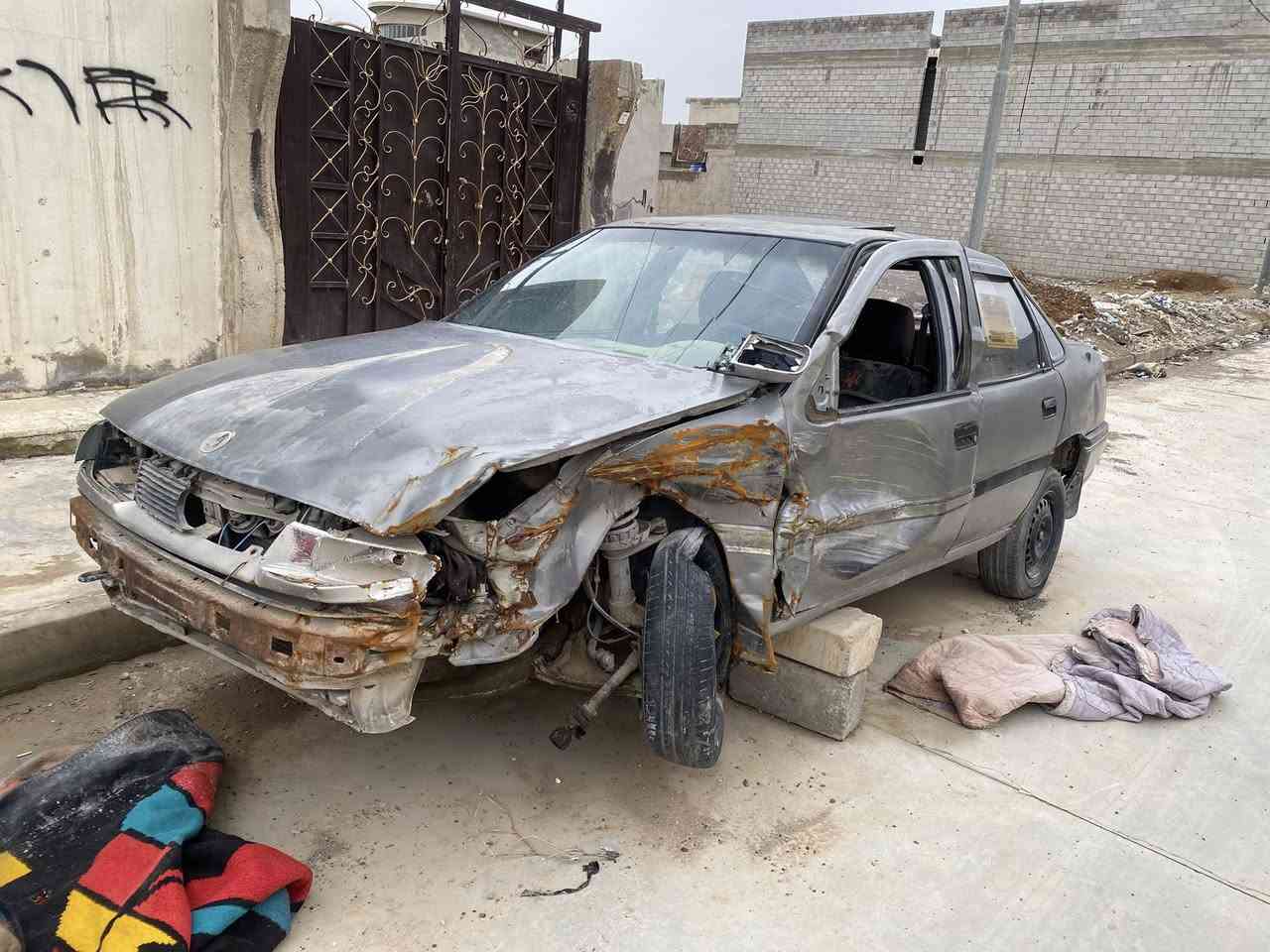 السلام عليكم
فكترا 20 موديل 93  رقم نينوى اخضر سنويا بيضه صاحبها الشرعي متوفي
ابيع ع حادثها كوم حديد 
غير متواجد ع فيس اتصل ع رقم

***********

***********
