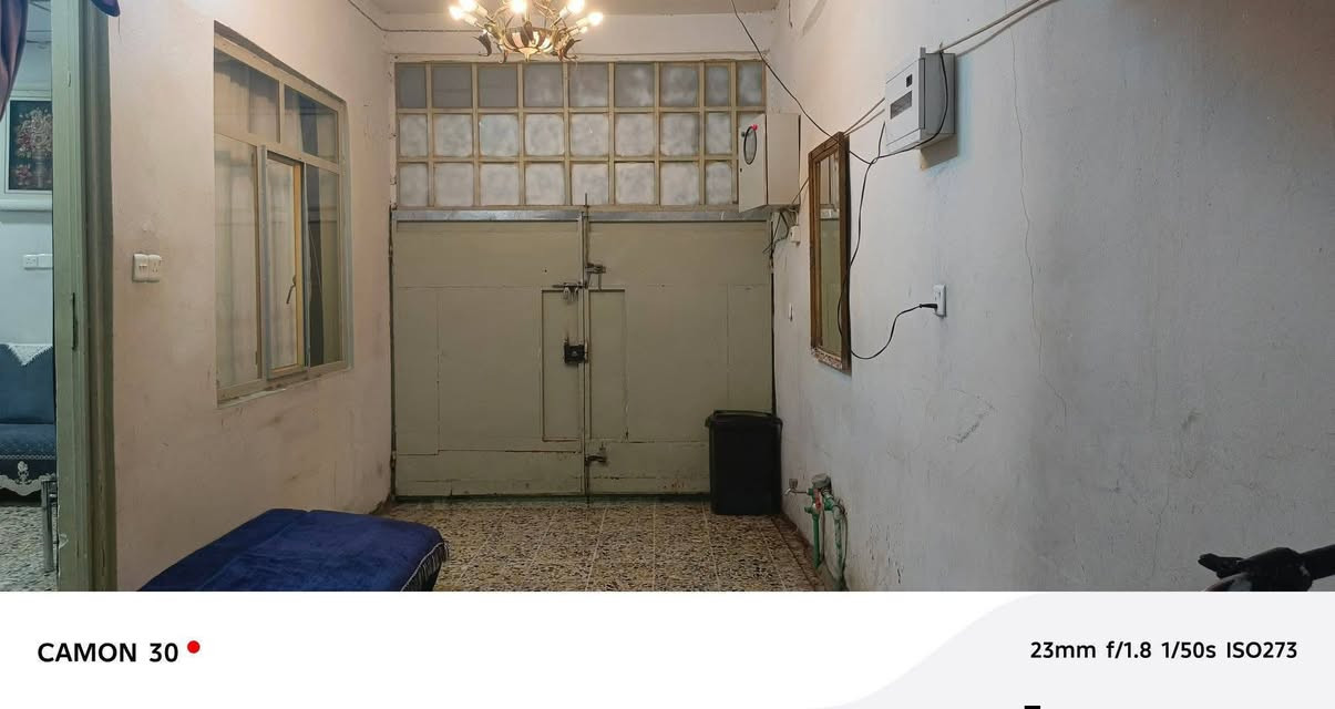 دار للبيع منطقة المشاهدة..قرب جامع عبد ابن عباس
المساحة ..125 متر .سند طابو بأسمي
يتكون من 

غرفة نوم 
غرفة نوم فوق 
حوش 
استقبال 
مطبخ 
حمام +مغاسل
ومخزن صغير 
بيت كامل جاهز 

السعر 70 مليون بي مجال 
التواصل ***********
