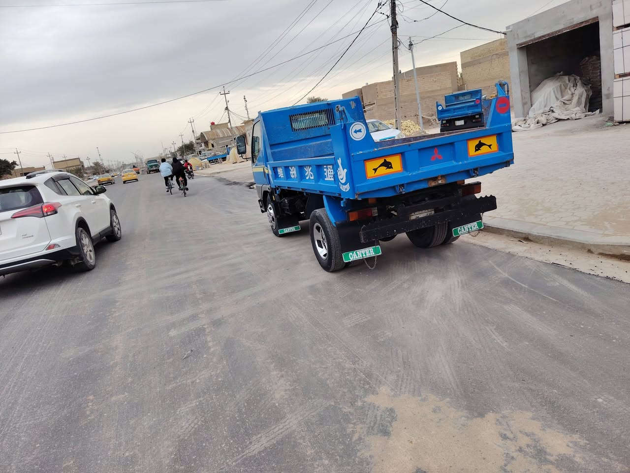 السلام عليكم كنتر بزون للبيع فحل بلادي قلاب محرك ٣٣ يعني ١٠٨ رقم ذي قار مشروع وطني  موديال ٩٦ عنوان نجف ***********
