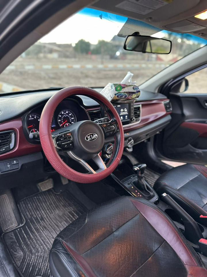 كيا ريو الشكل الجديد موديل 2018 
محرك 1600 
محرك وكير  بلاد كفالة 
مواصفات 
كامرة خلفية 
رادار
كشن جلد
شاشة تدعم كار بلي
تحكم ستيرن 
قفل سرعة 
نضام اوتو ستوب 
السيارة استخدام شخصي ماشية ٧٠ الف 

حادثها كما مبين في السونار مرفق بالمنشور 
السعر ٩٥ وبيها مجال 
الاتصال ***********
