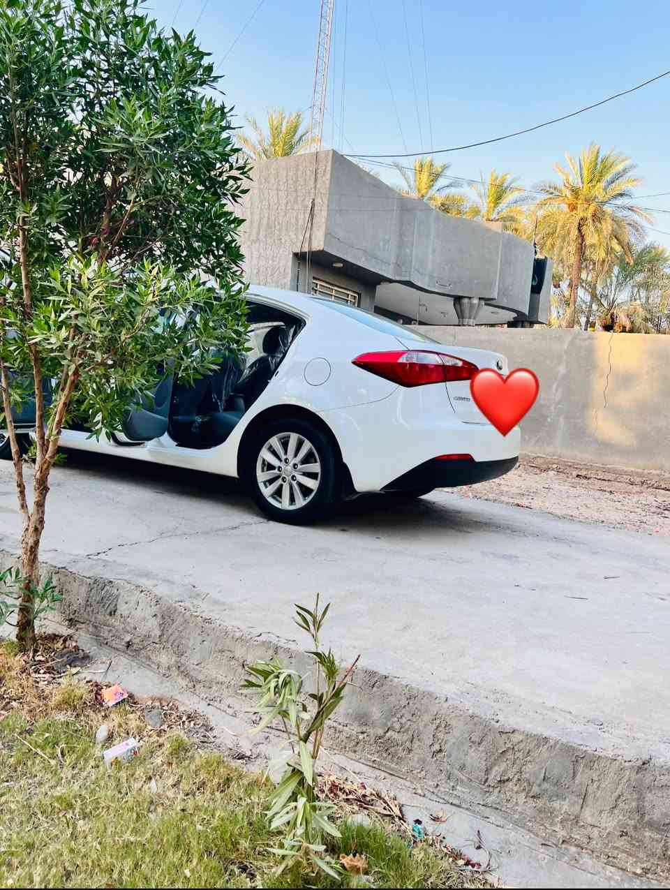 سيراتو
٢٠١٣
خليجي مكفوله كفاله عامه أكفلك من الشخط و الصبغ والتبديل
رقم سليمانيه 
اتريد تحويل اتريد وكاله 
السياره احله من الصور
محرك 1600دوش
 مكان السياره بابل السياحي 
السياره معروضه 130 بيه مجال 
الاستفسار ***********
