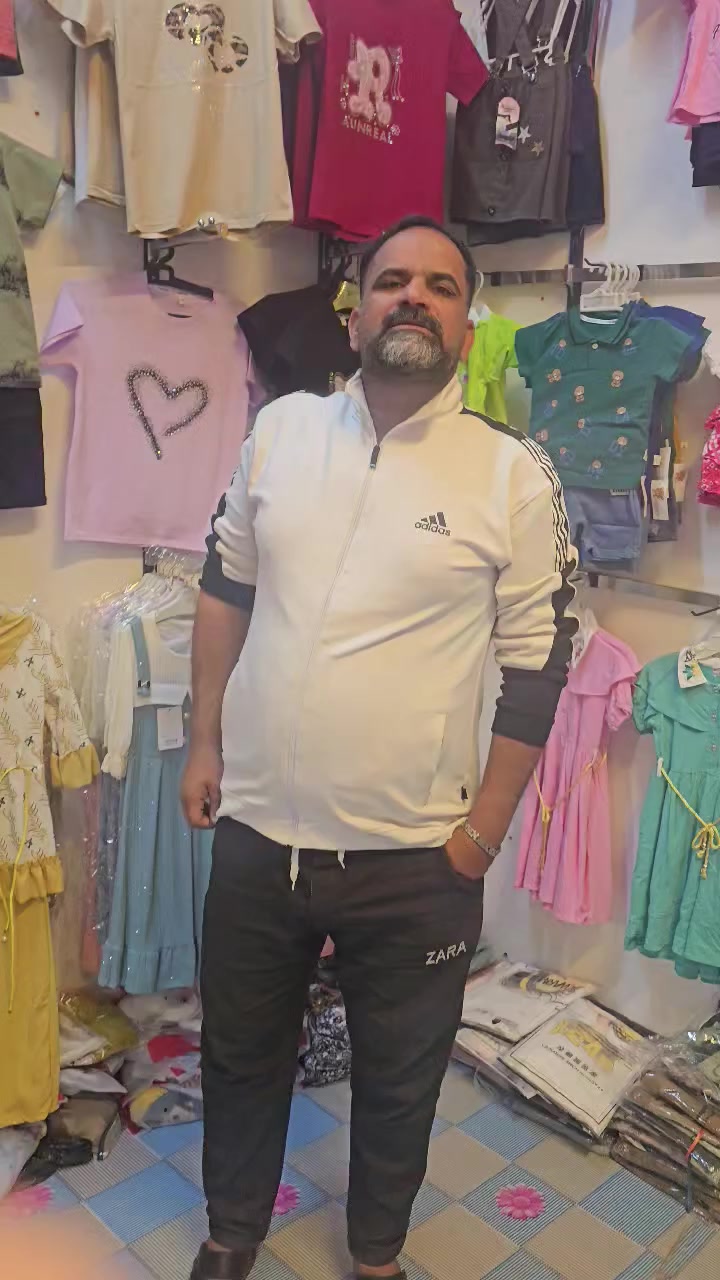 العنوان حله شارع الشعبيه الفرع الي بصف باب ايلو مول تنزيلات ابن وناس للإستفسار *********** 
العيد وأهل العيد
