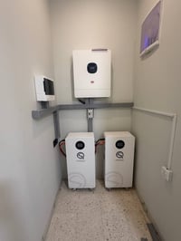 *وفّر على فاتورتك وارتاح من انقطاع الكهرباء! 🌞⚡* ركّب منظومة طاقة شمسي...