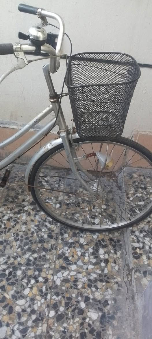 بايسكل  حجم 27بناتي للببع السعر 50الف الشراي يجيني خاص


**إذا كنت صاحب هذا الإعلان وتريد حذفه لأي سبب، رجاءا أرسل رسالة إلى الدعم الفني**