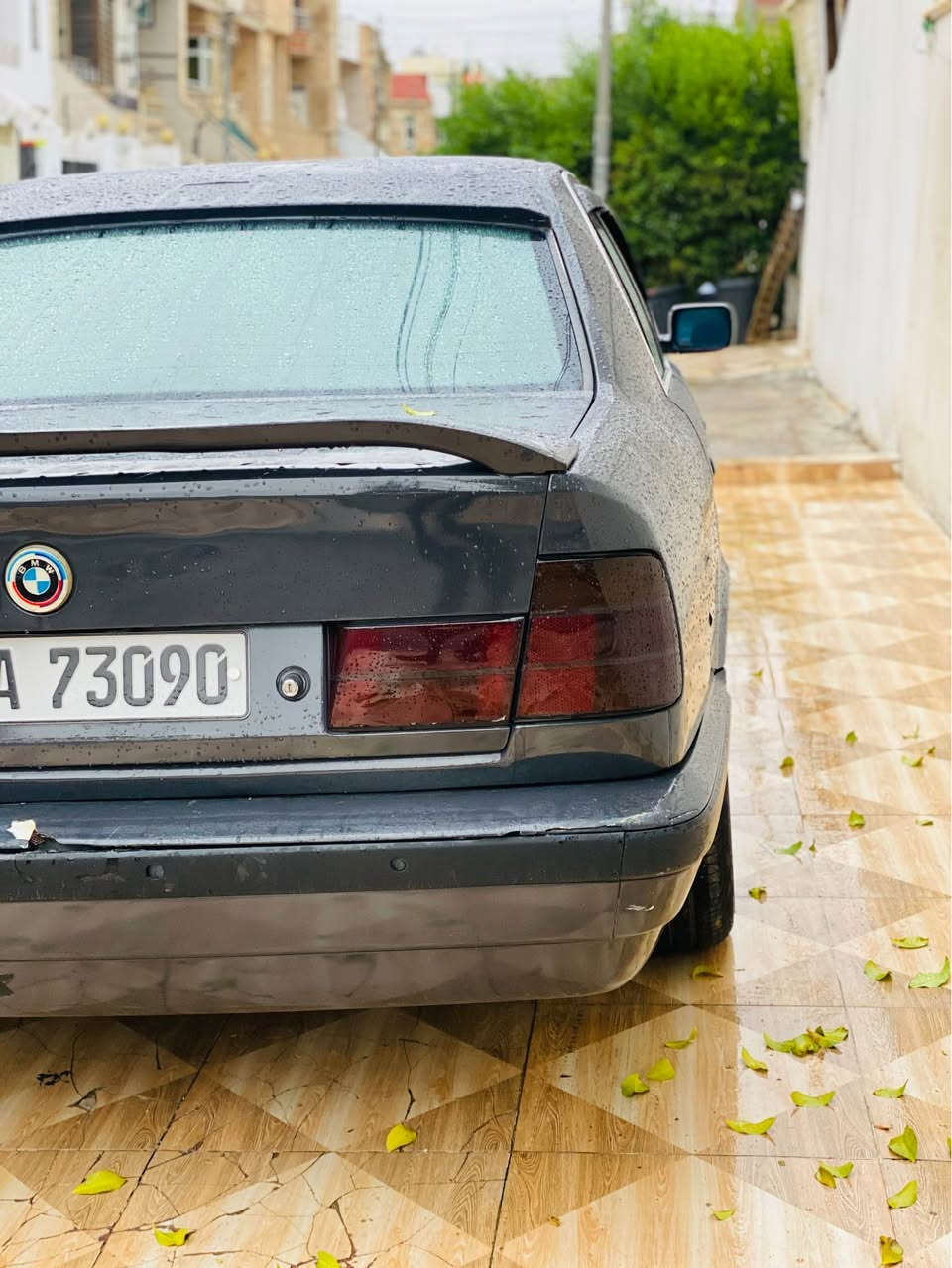 بئم مؤديل ١٩٩١   
٥٢٠ي كئر عادي  ABS دوو جام كاراباي كير مه كه نيه بناو كردن هه مووي به شه رت سه نه وي هتا ٢٠٢٩نويه  به ناوي خؤمانه ١٠٠هه زار خرامه ي له سه ره سعري ٥٢معماله ره قه م دلفؤن *********** أربيل, العراق
