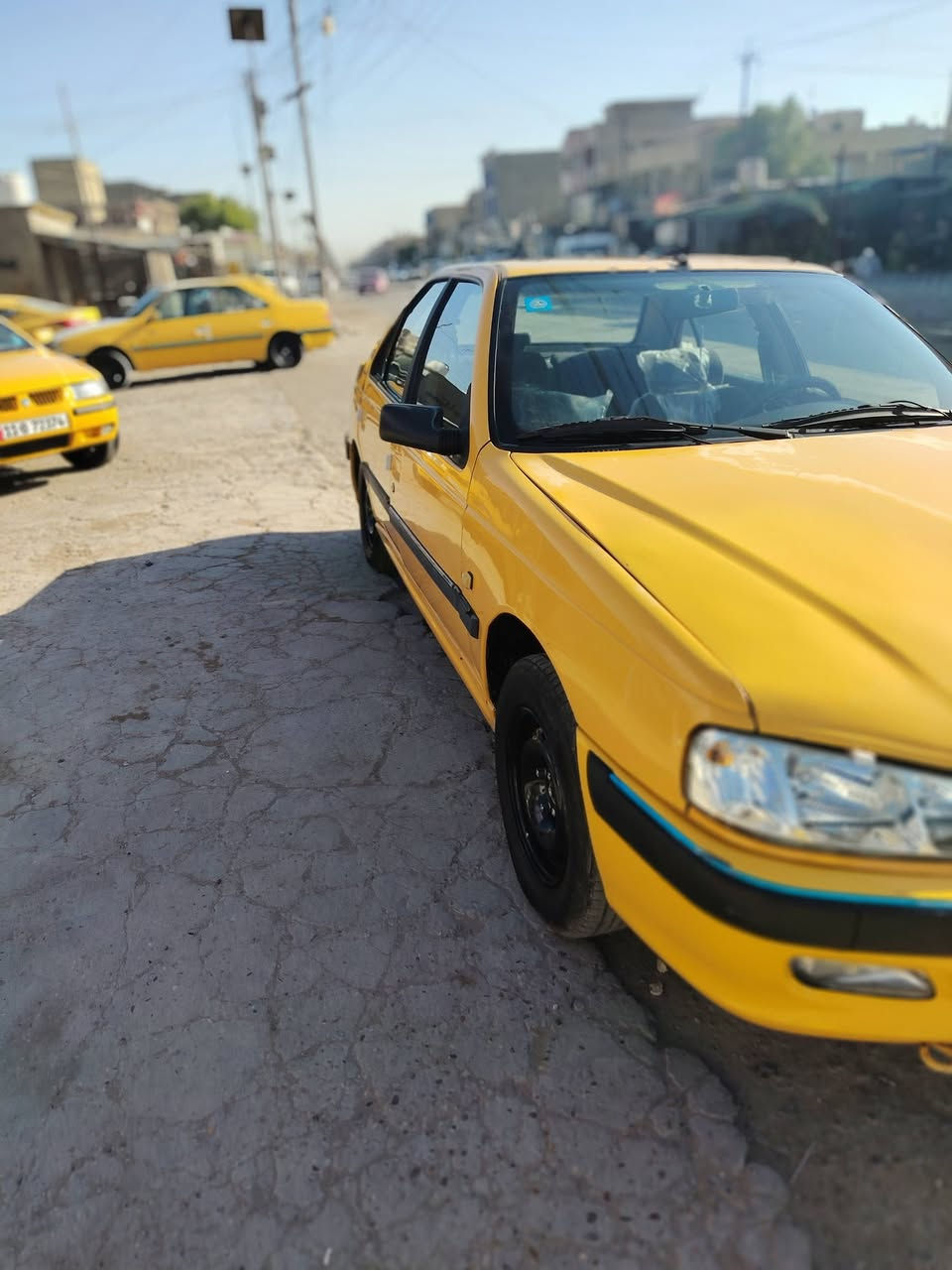 السلام عليكم بيجو بارس موديل 2015 السياره بيها ضربه زغيره بل بنيد مكفوله كير محرك حداديه تخم تاير كهربائيات كلها شغاله تحويل مباشر السياره بسمنه وصادر رقم انكليزي بس الاستلام سعر 43 وبيها مجال بسيط مكانها البياع الشرطه الرابعه ***********
