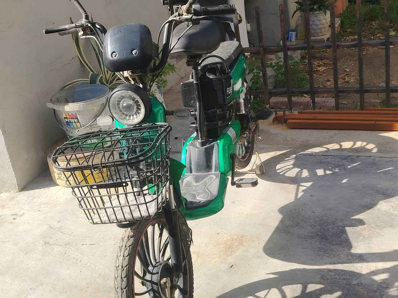 باسكيل شحن للبيع حجم 20 فقط العقل واكف او سعر مناسب....مو شراي لا طب تضل تسئل مكاني كركوك           *********** اتصال عله هاذا رقم
