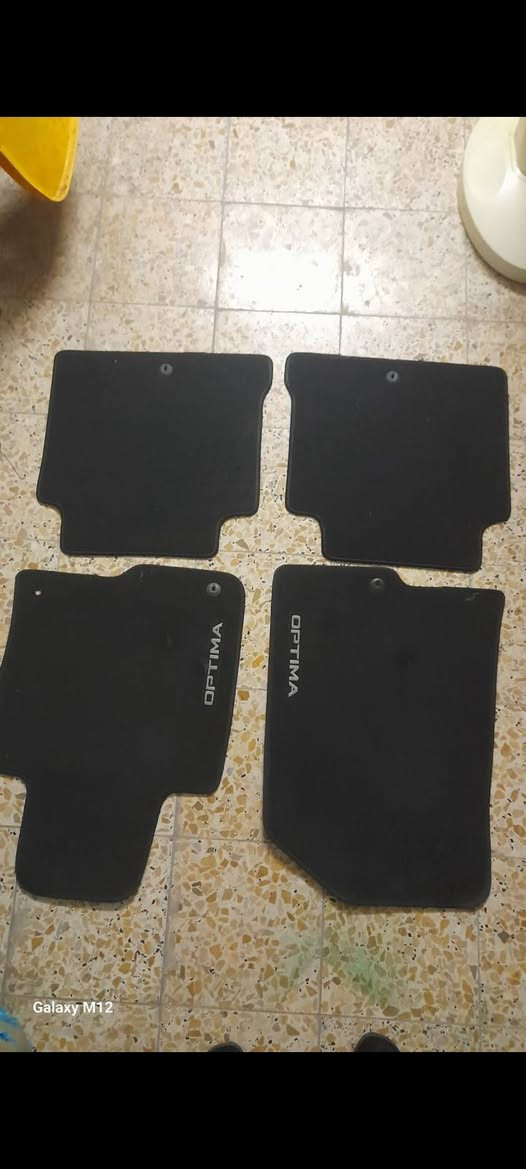 تخم ارضيات اوبتما وفرشة صندوك اصليات مال شركة كلش نضيفات والمديل مكتوب على الفرشة واي ستفسار موجود وتساب *********** وشكرا
