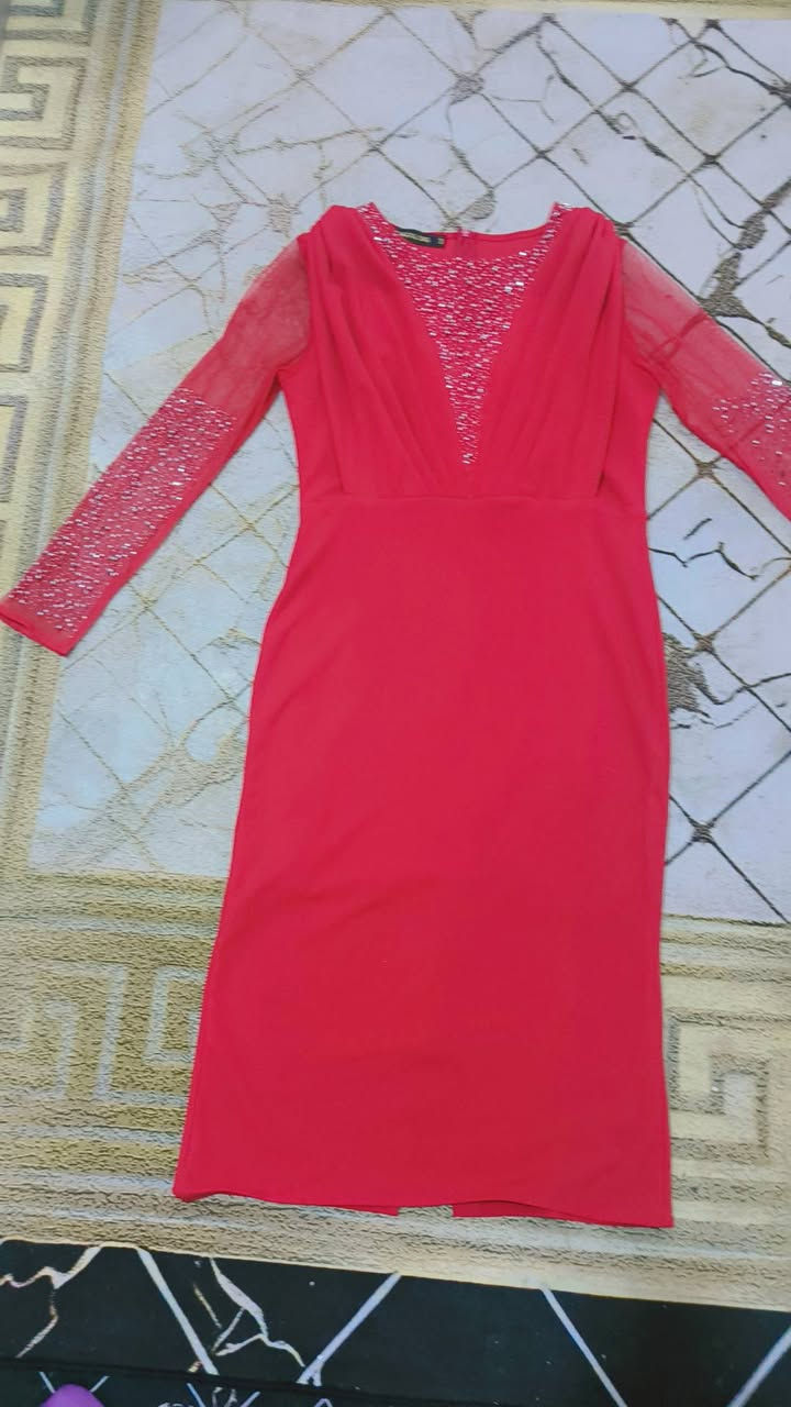 السلام عليكم بنات.. عندي هاي الملابس مستعمله شيء قليل فستان طويل ماروني مال مناسبات تركي يجنن بالبس ملبوس فقط مره 
و فستان قصير احمر راقي على الجسم يجنن 
وقميص وجبه  التريدهم تراسلني خاص


**إذا كنت صاحب هذا الإعلان وتريد حذفه لأي سبب، رجاءا أرسل رسالة إلى الدعم الفني**