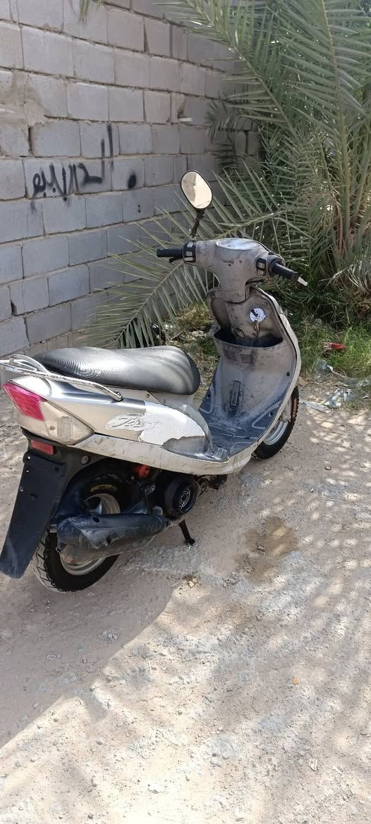 سلام عليكم
 ماكس قجمه للبيع سعرها 650 وبيها مجال قليل
 مكينه مفتوحه مبدل بوشه 49 
 دراجه ختم واحد
 مكاني بصره زبير
رقمي ***********
