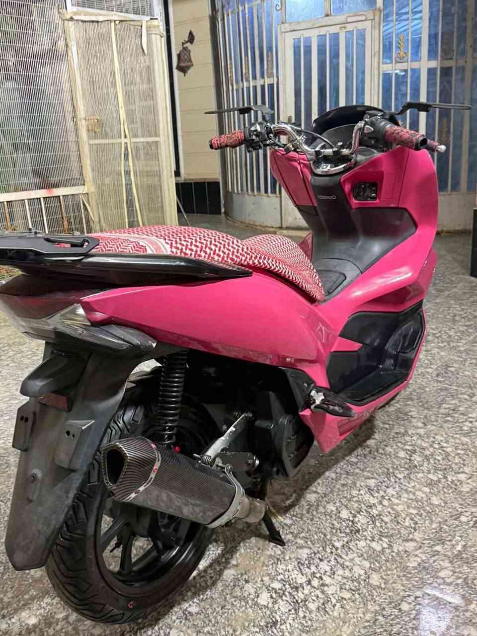 المراوس بي سي اكس   ارواس بتي ماكس  رأس برأس
لون ابيض ومصبوغه وردي حراري 
الجيل الأول 
الدراجه على وضعيت البلاد برغي ما مفتوح 
العنوان ديالى بعقوبه


**إذا كنت صاحب هذا الإعلان وتريد حذفه لأي سبب، رجاءا أرسل رسالة إلى الدعم الفني**