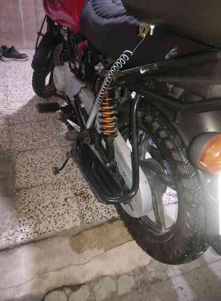 سلام عليكم للبيع بوكسر موديل 22دراجه مرقمه سنويه تحويل ثاني يوم كامله امكمله دراجه مجفته تجفيت مال شركه نكره سلف تاخذه ربع متصرف عليه صوت المكينه مسمعه عبالك طافيه مامشتغله دلفري قليل الاستفسارالاتصال بي واتساب ***********
