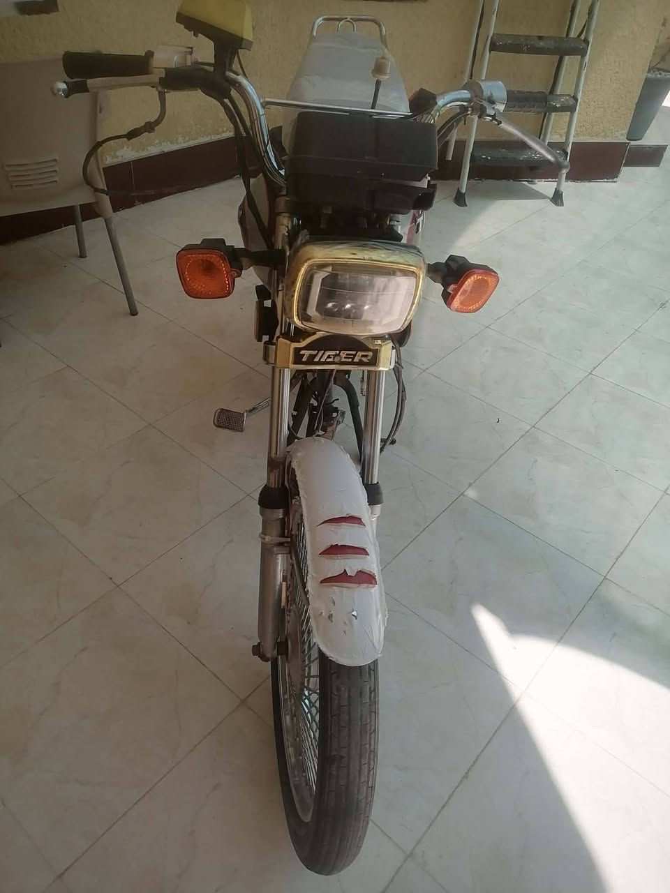 سلام عليكم عندي دراجه للبيع سعر300 وبيه مجال بدون محرك كوم حديد ابيع العنوان ديالى كنعان رقمي ***********

