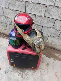 سلام وعليك صندوك دلفري ويه مضخم    وخوذات 3 وجنطه عسكريه وجفوف وياهن 0...