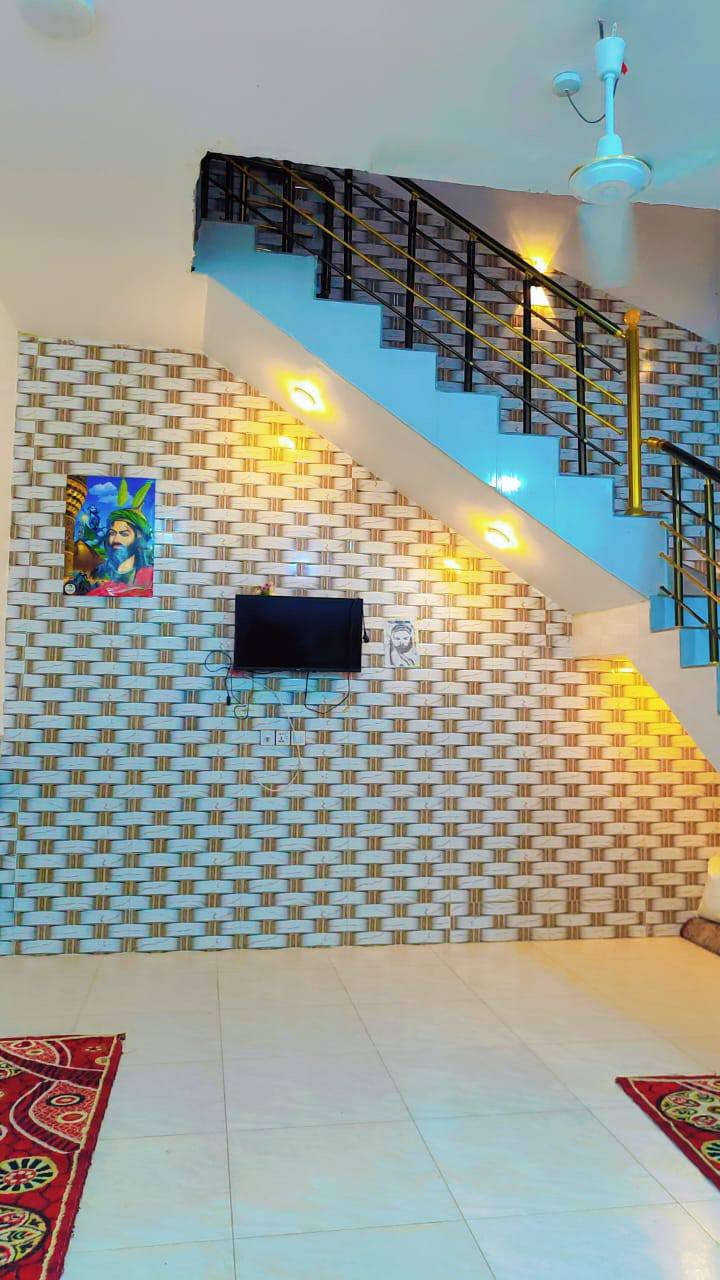 🏡 بيت للبيع – فرصة مميزة
📐 المساحة: 130 متر

🏗 البناء: حديث – درجة أولى

🧱 الهيكل: صب سقف وأرضية

🏢 عدد الطوابق: طابقين يحتوي على ثلاث غرف وصالتين واستقبال ومطبغ

📍 الموقع: بالحولي – ركن وعلى ساحة فارغة (موقع مميز جداً)

مقابل بيت ابو ذياب الفيتر

📞 للاستفسار والاتصال:***********
