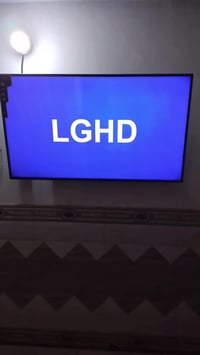 شاشه جديده للبيع صار أقل لسبوعين من اشتريته بعده حتى مامحدث لبرامج   ك...