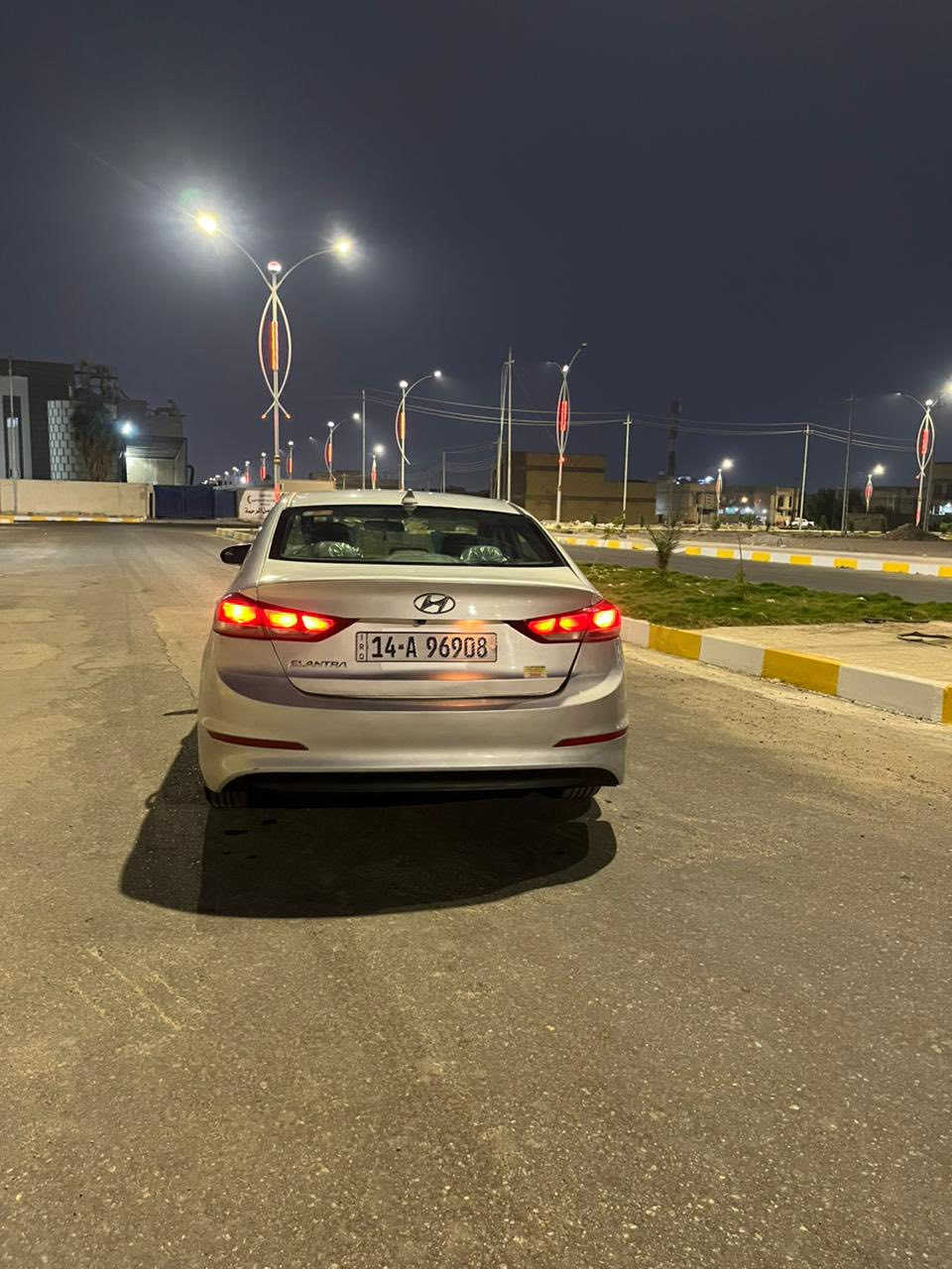 النترا 2017 وارد امريكي 
مكينه 2000 دوش، كير AT المرغوب
الحادث : تبديل قبق الجنطه نفس اللون + صبغ الباب الايمن الخلفي والدوسه فقط البجم كبس بلادي بدون ايرباك بدون دواخل 
حداديه بحاله جيده وعليها ادامه كامله للمحرك 
السيارة نضيفة بحالة ممتازة ماشيه 130
كير محرك بحالة جيد جداً 
شاشة كبيرة 
كامرة دوارة 
مانع انزلاق
3 انظمه قياده
تحكمات ستيرن
مانع انزلاق
صندوك ريمونت
تبريد ثلج
كروس سرعة تحكم جهتين 
لدات 
ويل كروم
رقم انكليزي الجديد تحويل ثاني يوم
باقي مواصفات الالنترا معروفة
السعر 120 وبيه مجال بسيط
مكاني الناصريه مركز 
رقم الهاتف ***********
