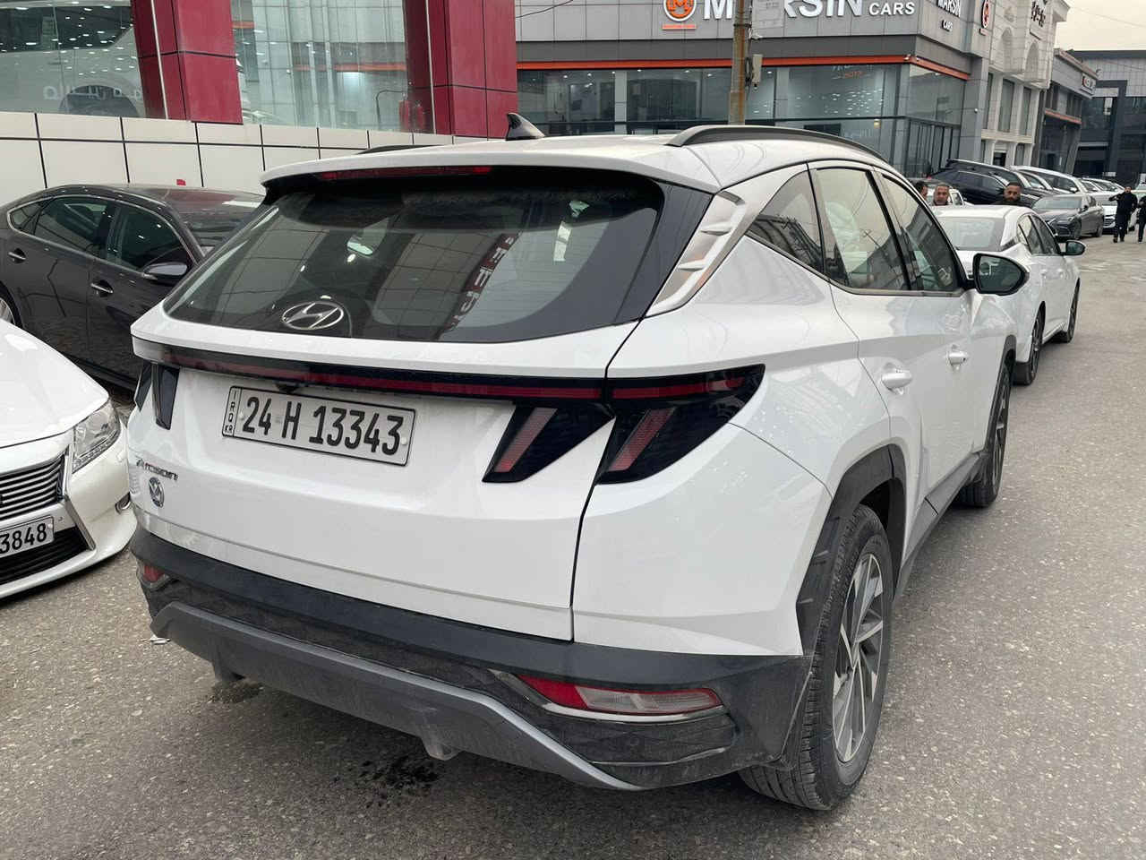 هونداى توسان 2022
موصفات خليجي 
كشن جلد و كهربائي 
جام بيها بردات شريكة
شغال 
حساسات خلفي و امامي
ماشية 76 الف كم 
سيارة بدون دعم بدون صبغ 
بيها شبر بارد 
كير محرك بشرط 
سعر 208 و بيها مجال
مكان دهوك 
*********** دهوك, العراق
