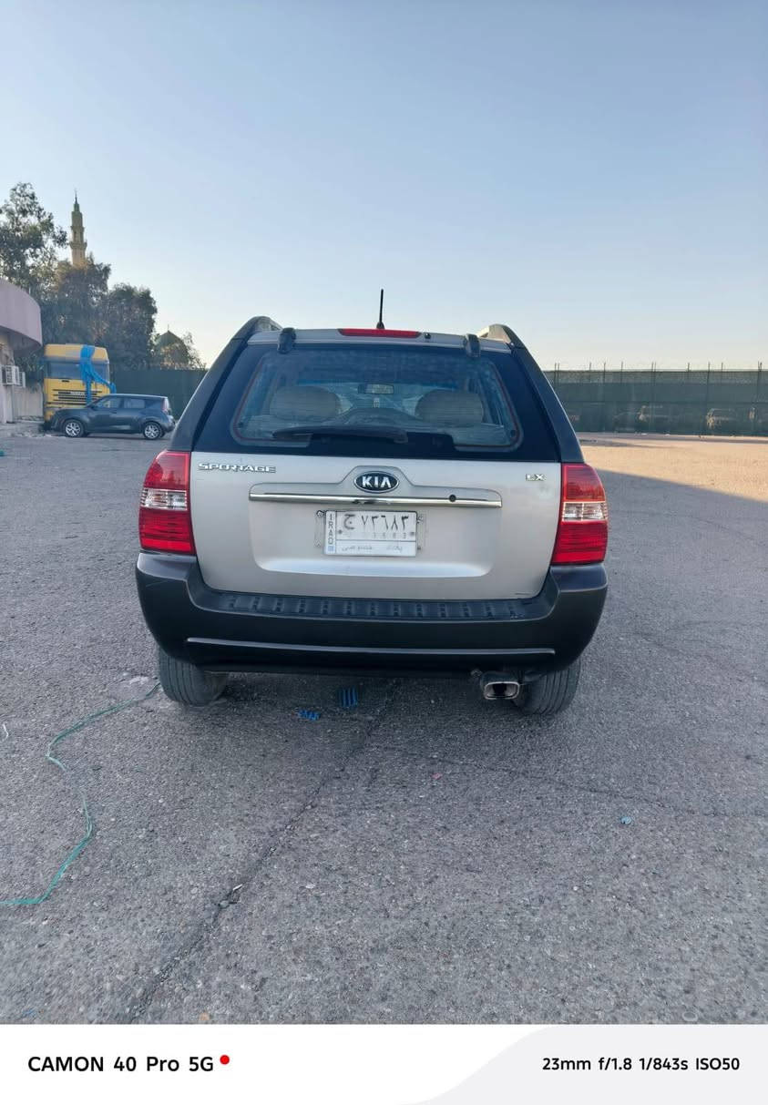 سبورتج 2008 امريكي. سياره عندي  بيها صفحه صبغ ولبنيد وقمار اثر جراد صبغ مباوك . صفحه السايق والجنطه بلادي ما مطخوخه  سياره كل نقص ما بيها  فقط تبريد ما اعرف عطله .ما تصرف عليها شي مجهزه وكامله  السعر 105 وبيها مجال سياره باسمي تحويل ثاني يوم .مكان بغداد العامريه
***********
