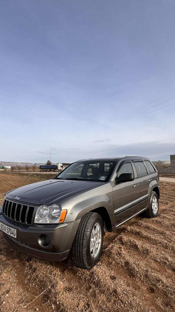 بۆ فرۆشتن 
2007
کارتی بەنزین هەیە
یەک پەڵە لە بۆنیت بۆیاخە بێ ناو گرتن 
تاک ئەکسل 
گێر و مەکینە ئەوروپی تازە کراوەتە سەر 
تایەکانی لۆک بۆ بەستراوە 
پاتری لۆک 
سەنەوی و ڕەقەم تازە 
لە چەمچەمالم 
*********** بغداد, العراق
