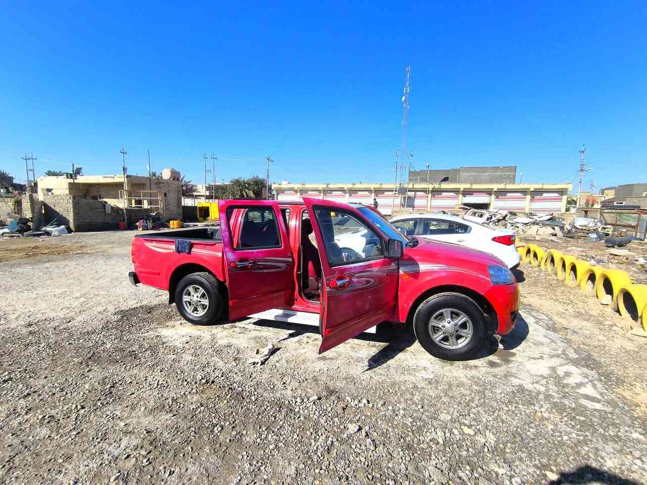 السلام عليكم كريت ول 2015 للبيع مكفوله  حداديه جديده وتخم تواير مكينه وكير عشرط رقم دولي سنويه 2030ترايك للبصره  
***********
