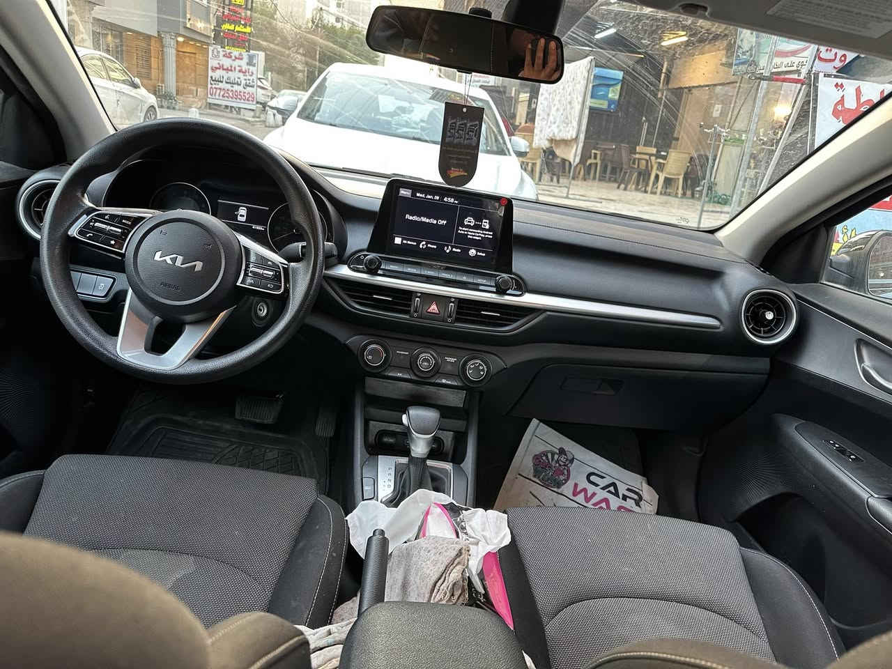 سلام عليكم مكلف بنشر اخون شراي يتصل رقم صاحب السياره *********** سعد 
فورتي موديل ٢٠٢٣ وارد امريكي ماشيه 41 حادث صفحه السايق باب السايق امبدل صور السونار بلمنشور السعر 145 مكان السياره بغداد الكراده داخل قرب كهرمانه مواصفات السياره تحكم جهتين مكينه دوش ٢٠٠٠
