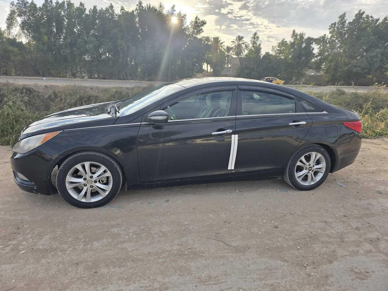 من رخصه الادمن المحترم..
سوناتا امريكي ٢٠١٣
حادث جاملغ امامي ايمن تبديل بدون دواخل
مع جاملغ خلفي صبغ فقط بدون دواخل

مكينه ٢٤٠٠ جي دي اي مكفوله
كير مكفول 
تبريد مكفول 
السعر ٩٠ وبيه مجال بسيط جدا
ديوانيه (***********)
سيارة جديده ومتعوب عليه وترايك وين متريد ❤️
