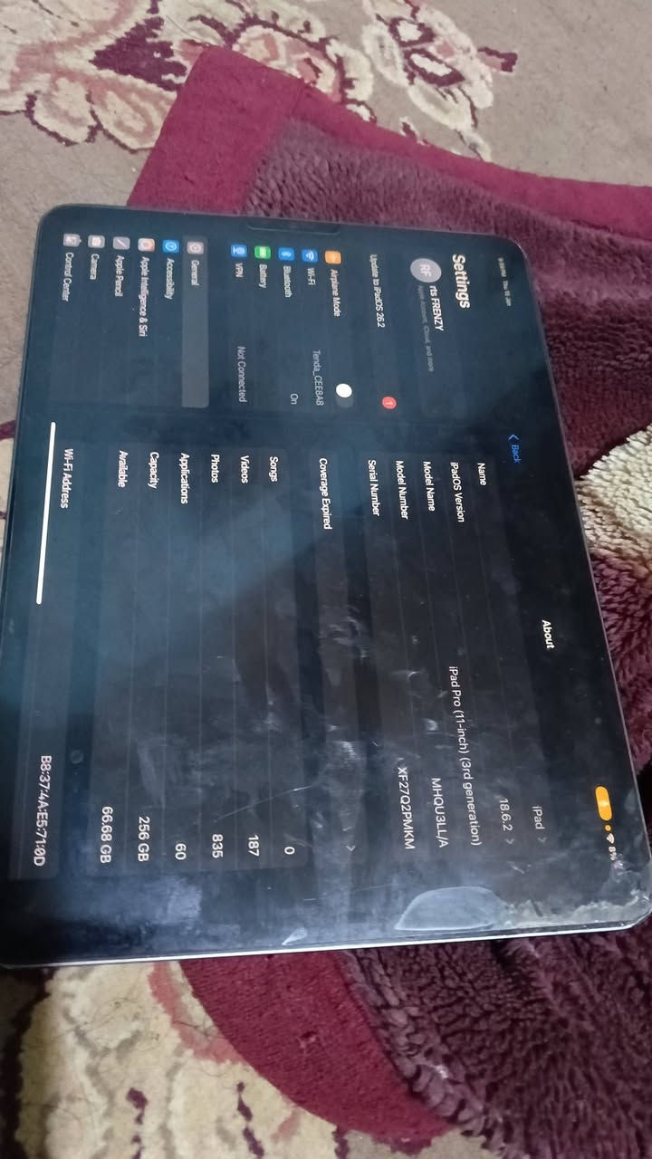 ايباد برو 2021 معالج m1 ذاكرة 256 للبيع سعر 320 وبي مجال رقمي *********** واتساب او ماسنجر ملاحضة بي فطر بالشاشة بس مامأثر ع اللمس والالوان
