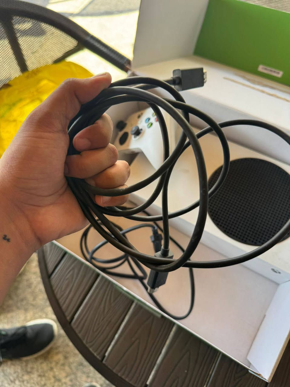 سلام عليكم ، سيريس اس 512 ذاكره كل ملحقاته الاصليه موجوده مثل ما تشوفون بالصور وبي شويه حسابات العاب ماشي بيها استخدام كلش قليل وجهاز نظيف رايده ب 320 وبي مجال
مكاني بغداد 
رقمي ***********
