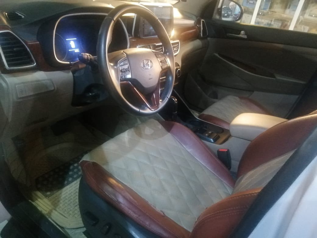 توسان مديل ٢٠١٨ رقم دولي  بيها فقط بارد باب السايق شبر وقبق الجنطه الباقي مكفول 193$ وبيها مجال عنوان السيارة كربلاء للاستفسار

 
***********
