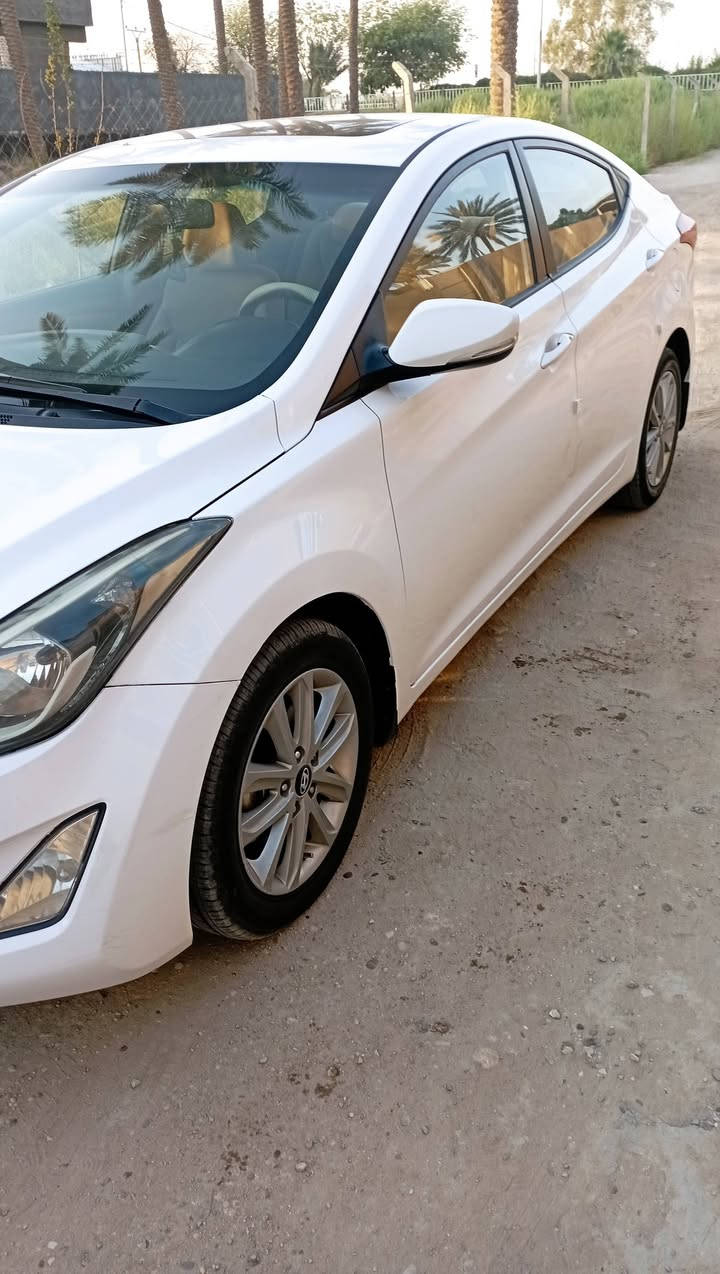 السلام عليكم النترا موديل 16 خليجي ماشيه 92 ألف فقط بيه بنيد صبغ اثر دحجه جدا بسيطه وبيه بارد بين البابين جه السائق سياره جدا نضيفه وجاهزه مناقصة أي شي تبريد ثلج باسمي هزه ورقم  بغداد جديد رقم موبايل *********** السعر 115
