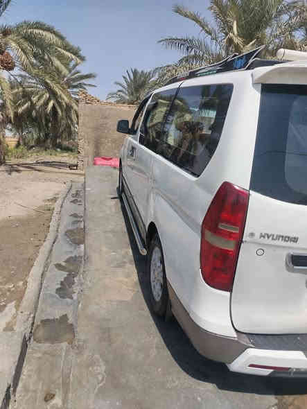 السلام عليكم ستاركس للبيع مديل 2009 مفتوح  رقم بغداد والرقم  دولي بسمي هاذه الرقم***********
