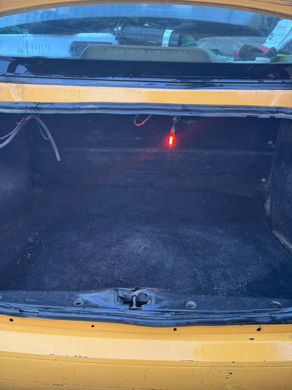 طيبه 15 بسمي هزة جديدة
كير مكينة تبريد مكفولة 
جامة امامية و خلفية جديدة و زوج تايرات امامية جديدة 
عن الحلال والحرام جهة وحدة من الشاصي و مصلحة
و داريم شفت تعبان من جهة وحدة
رايدها ب 30 مكاني بغداد 
***********
