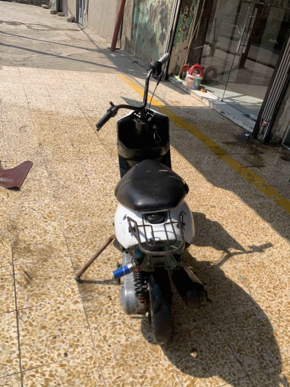 السلام وعليكم ماطور نحله بيجي تسع زروف رياضي ماطور فول تحريكه معدل نار السعر175الف وبي مجال شراب الاتصال على الرقم***********
