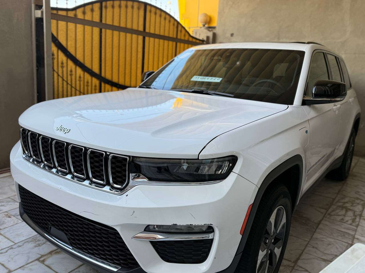 سلام عليكم
جيب هايبرد فول موديل 2022 رقم بغداد بسمي
تبديل جاملغ وبنيد نفس اللون حاليا السياره بدون صبغ حته الدعاميه مامصبوغه
بدون دواخل وبدون شاصي
فول مواصفات 
بنوراما 
ثلاث شاشات
صندوق كهرباء
رادارات جانبيه واماميه ونقطه عمياء
ستتم صوت 
كشنات خزن ممريي
خمسه راكب
حادث السياره جاملغ وبنيد
ماشيه 47 الف ميل
رقم بغداد
مكينه 2000توربو
مكان السياره بابل القاسم
للاتصال ***********
السعر 275
