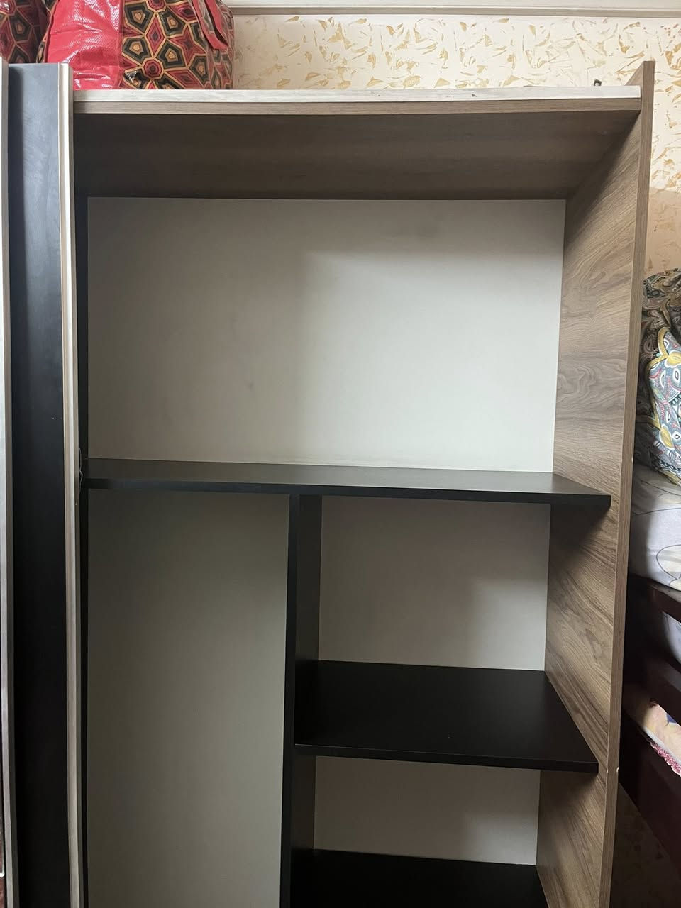 سلام عليكم غرفة نوم تركية مكونة 6 قطع السعر 350 ألف للتواصل واتساب ***********
