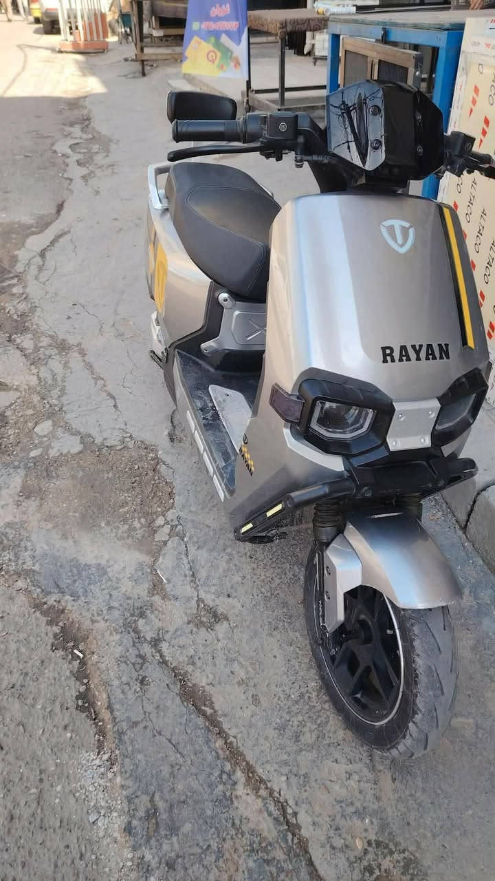 سلام عليكم ريان وحش الكون موديل 2025 استخدام شهرين دراجة غنية عن تعريف فول مواصفات نضام البك نضام بارك ثلاث سرع ملف 2000 تشغيل بصمة سعر 875 رقم *********** مكاني الكرادة
