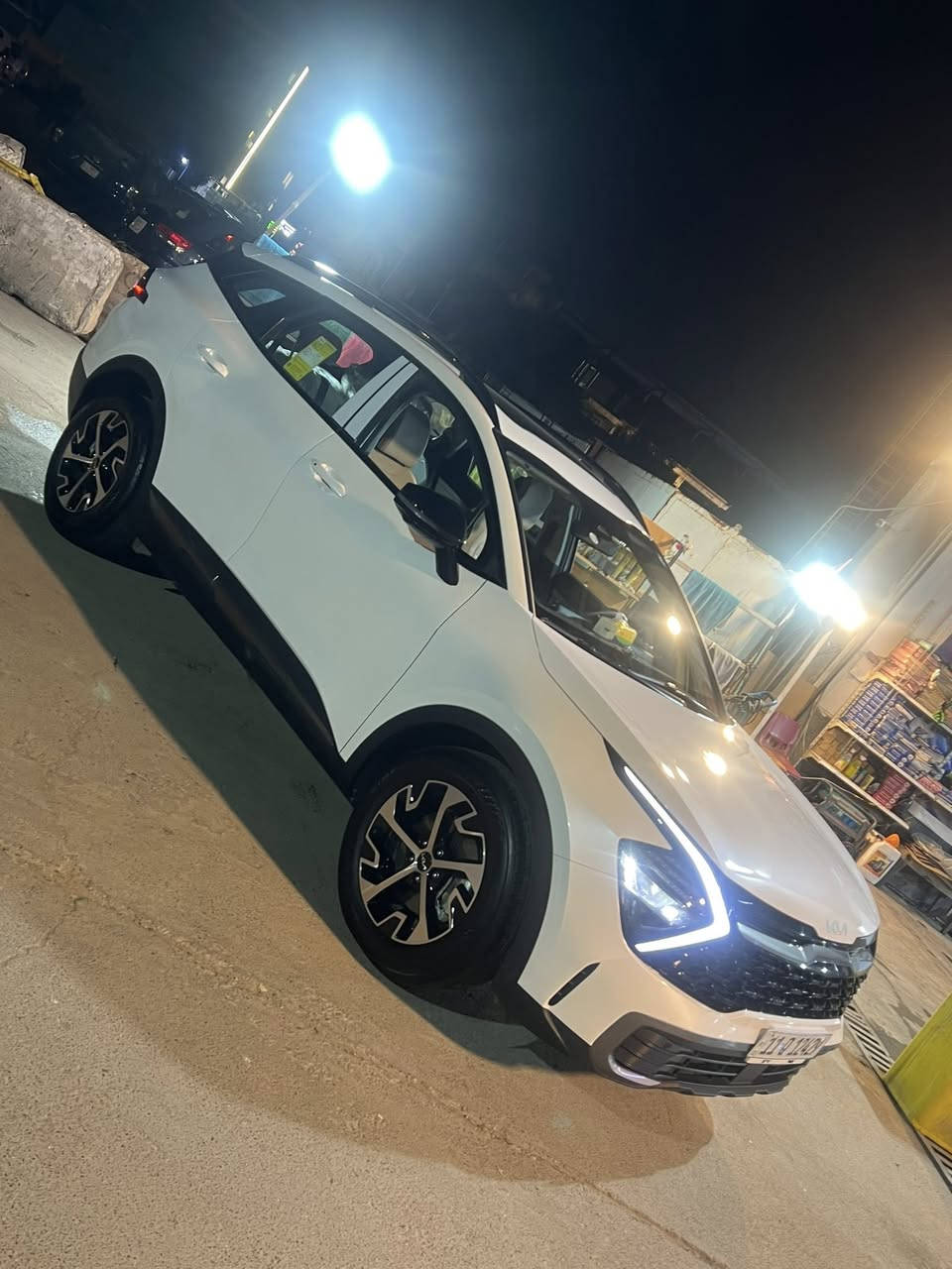 سلام عليكم سبورتج مديل ٢٥تجميع صيني لارج فول مواصفات محجوزة للمصرف نضام كفيل ومقترض ***********
مكان السيارة بغداد اليرموك
