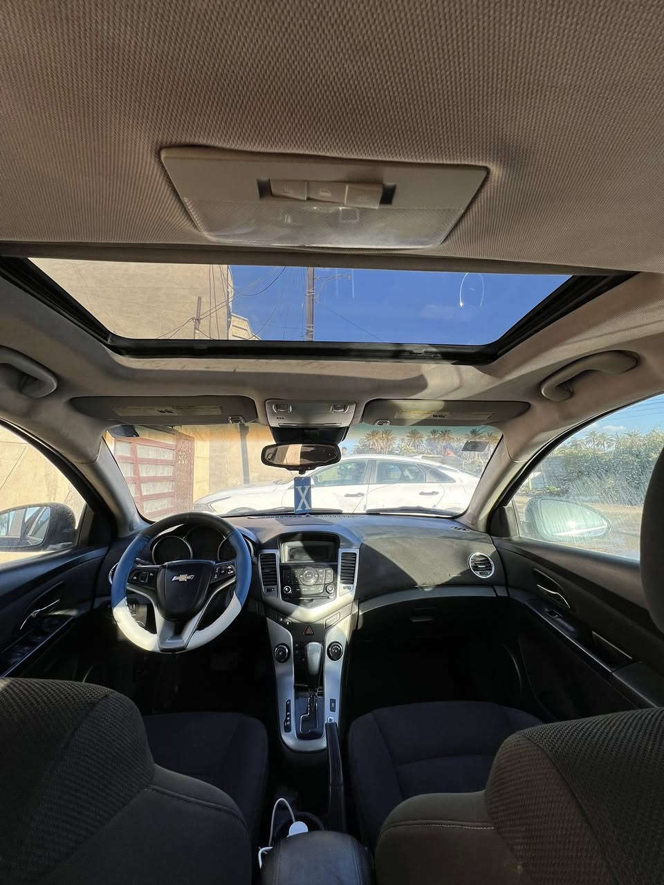 السلام عليكم.....
شوفر كروز 2012

رقم بغداد انكليزي سنوية باسمي تحويل مباشر

مكينة 1400 تيربو

نبريد + تدفئة

سلايت روفر

منظومة زنون

حادث وارد امريكي

 (باب السائق وجاملغ)

بالعراق مصبوغة حزام للجمالية

 بسبب  خدوش يعني بدون اي حادث

لغود شواصي مابية فقط دوسة بين الباب والجاملغ جهة السايق 

---السعر (74} $ ورقة ---

بغداد ***********
