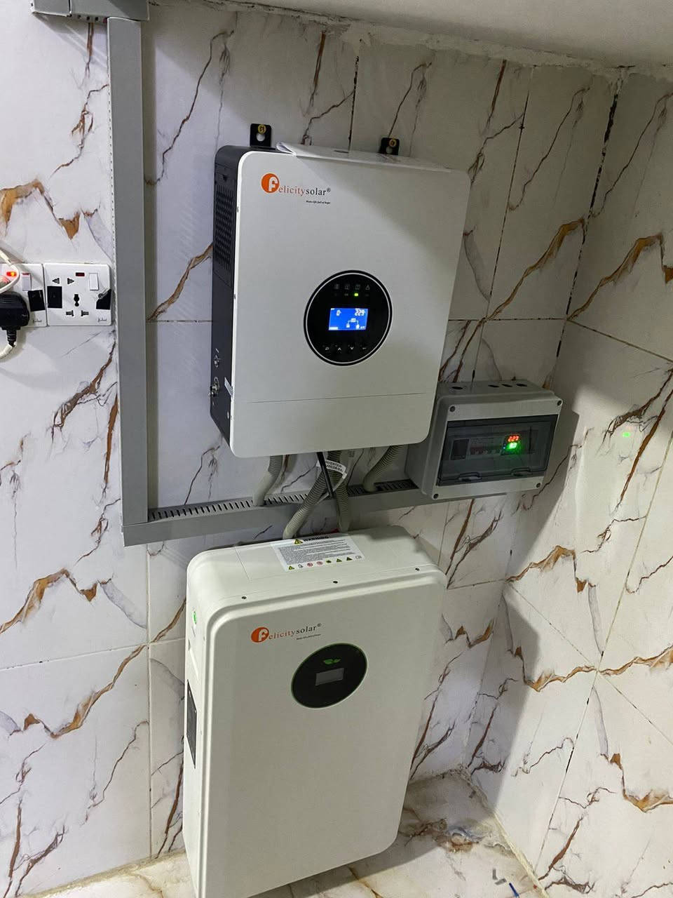 ☀️⚡ منظومة طاقة شمسية 10 كيلو واط ⚡☀️
راحة… أمان… واستقلال عن الكهرباء!

🔕 خلّي المولد شي من الماضي
⚡ كهرباء مستمرة 24/7 بدون انقطاع

💡 تشغّل بيتك بالكامل:
❄️ ثلاجة | 💡 إنارة | 📺 تلفزيون | 🌀 مراوح | 💧 مبردة
❄️ وحتى سبلت إنفيرتر

🔋 مكونات عالية الجودة:
🔹 بطارية ليثيوم 10KW – ضمان 5 سنوات
🔹 انفيرتر 6KW هايبرد – أداء ذكي
🔹 ألواح شمسية دبل وجه ☀️
🔹 هيكل قوي + حماية متكاملة ⚡

✅ توفير كبير
✅ أداء ثابت
✅ تركيب احترافي
✅ ضمان حقيقي

🔥 استثمر اليوم… وارتاح سنين!

📞 احجز الآن وخلي بيتك يعتمد على طاقة نظيفة وآمنة
مركز نيكست پاور 

ديالى بعقوبة 
حي اليرموك
*********** 📞

#كهرباء_مستمرة #طاقة_نظيفة #كهرباء_بدون_انقطاع #نيكست_باور #بطاريات_ليثيوم #طاقةشمسية #شمسية #الواح #انفيرتر #عاكسات 
#طاقة_شمسية #العراق #ديالى #بدون_مولد #توفير #طاقة_نظيفة #استثمار #NextPower
