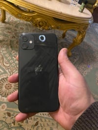 ايفون ١١ عادي ذاكرة ١٢٨  نظيف  بس بدلتله شاشة ووكف فيس ايدي السعر ١٧٠ ...