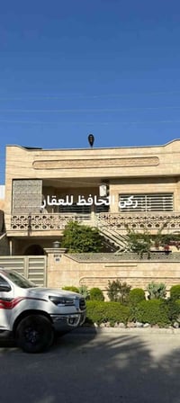 يالله.    🌷. للبيع دار مساحة ٢٠٠ م محدث درجة ممتازة طابقين يحتوي على ٥...