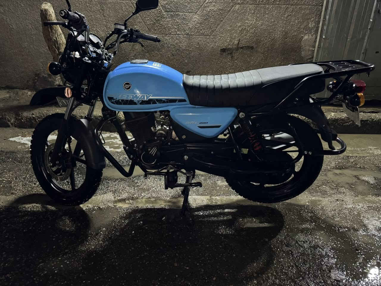 السلام عليكم  دراجة ار كي (كيواي) موديل 2025 شهر ال12 مكينه 200 دراجة زيرو بعده بحاله الشركة  كل نقص مابيه  كفاله عامه سنويه رقم (اربيل ) تحويل ثاني يوم الدراجة خير من الله ما مشتغله دلفري مال دوام روحة جيه السعر 2700 وبيه مجال حك الجيه مكاني بغداد البياع الشرطه الرابعه *********** متواجد وتساب  تحياتي
