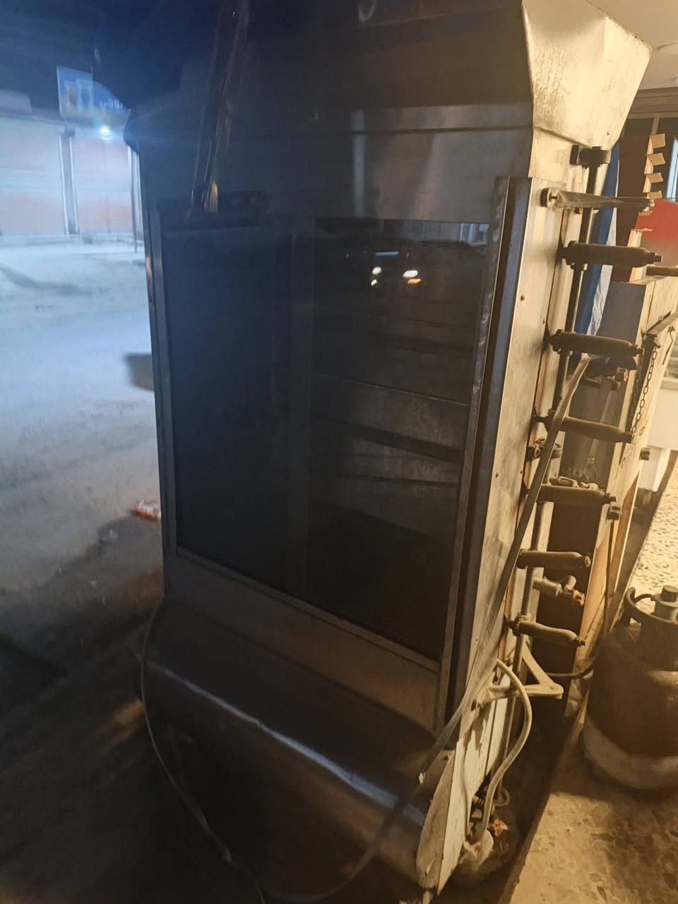 السلام عليكم شويا دجاج اخت الجديده ماطورها شغال كبل اشغل ***********وات ساب متوفر
