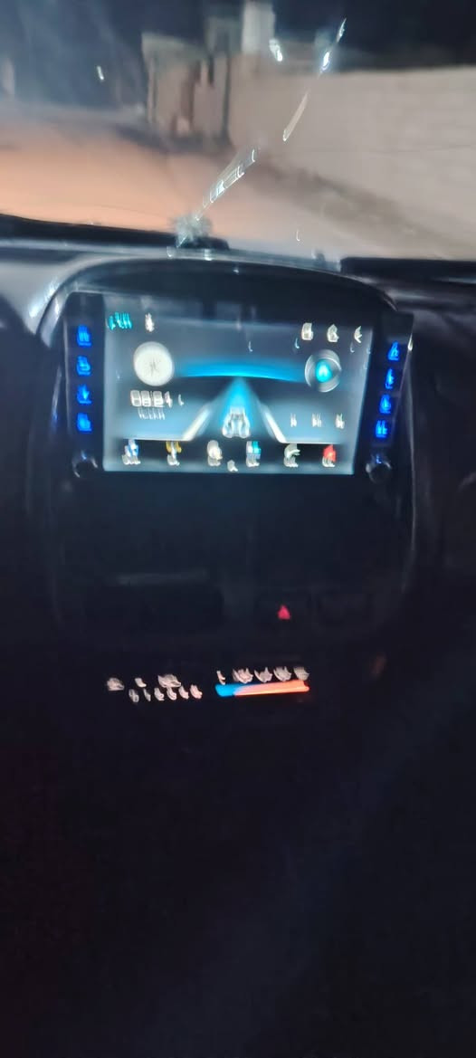 السلام عليكم بكم نيسان ٢٠٠٧ شرط محرك كير صدر تخم تاير تدفة تبريد شغال السيارة جاهزة. مشروع وطني لل ٢٩ رقم كركوك دفتر بانزين موجود. مكفولة ماعدة شبر بل تكمة من جهة الباب خلف السائق.السعر مال بيع ١٠٧ بيها مجال للشراي مكان صلاح الدين العلم الربيظة ***********
