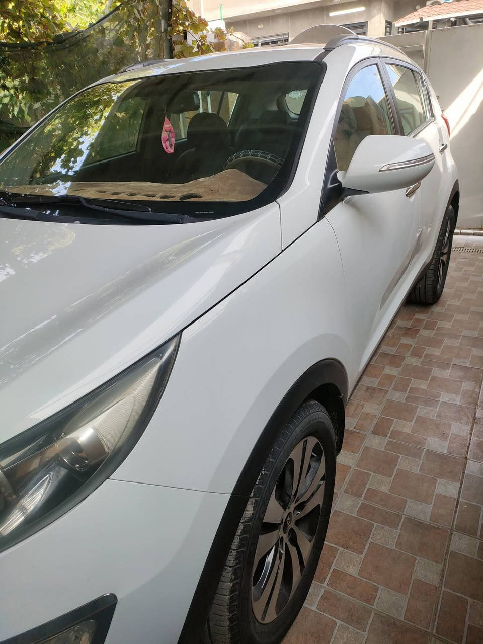 سبورتج 14 خليجي ابيض نص فول محرك 2000 دوش كير ومحرك مكفول بيها ضربه بالجنطه فقط صبغ قبغ الجنطه والباقي مكفول تحكمات ستيرن مري شفط اشاير بالمري شاشه كامره حساسات خلفيه ويل كب تدفئه وتبريد قماره حديد كير سته نمر لد امامي صدر جديد باتري جديد رقم سليمانيه الدولي الجديد السياره باسمي هزه جديده سنويه لعام 2028 تريد تحويل السعر المطلوب 141 وبيها مجال رقم الهاتف ***********
