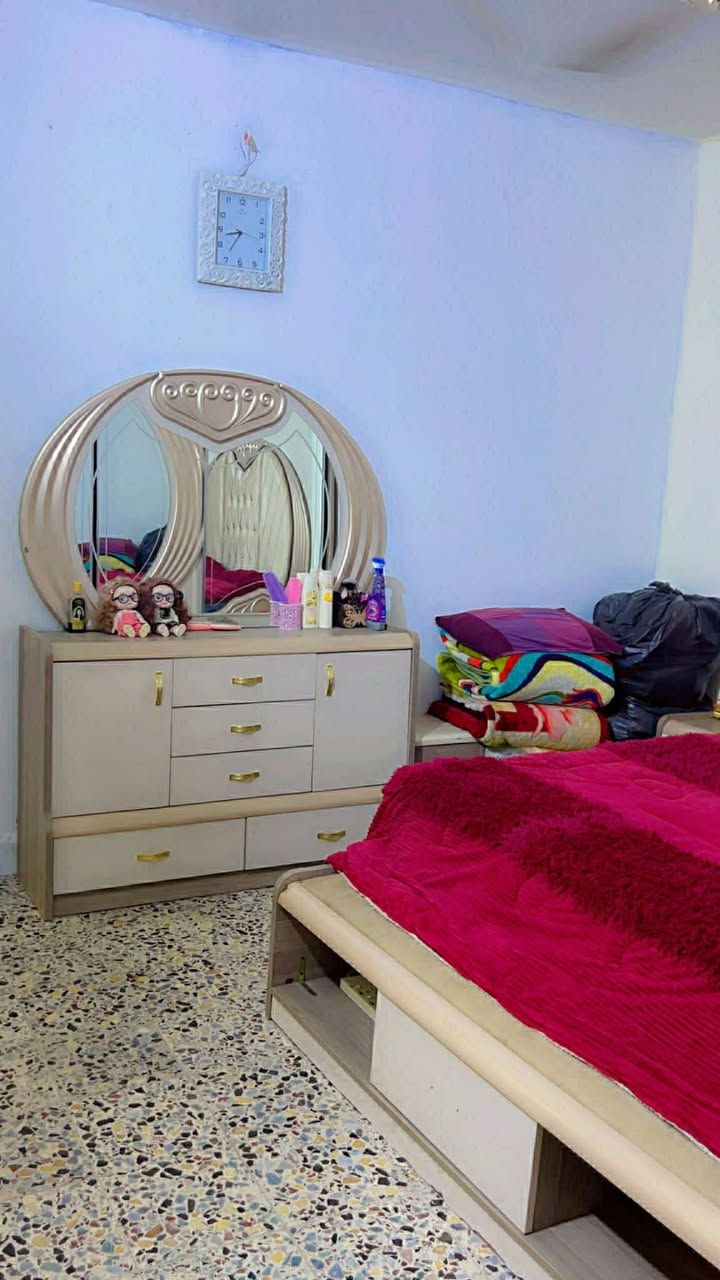 مكانهن زعفرانيه
مكيف 2 طن جنرال نضيف جداً 250
غرفه ملكيه تركي 600 
كاونتر خشب صاج مرمر سنك 2 متر 
200


**إذا كنت صاحب هذا الإعلان وتريد حذفه لأي سبب، رجاءا أرسل رسالة إلى الدعم الفني**