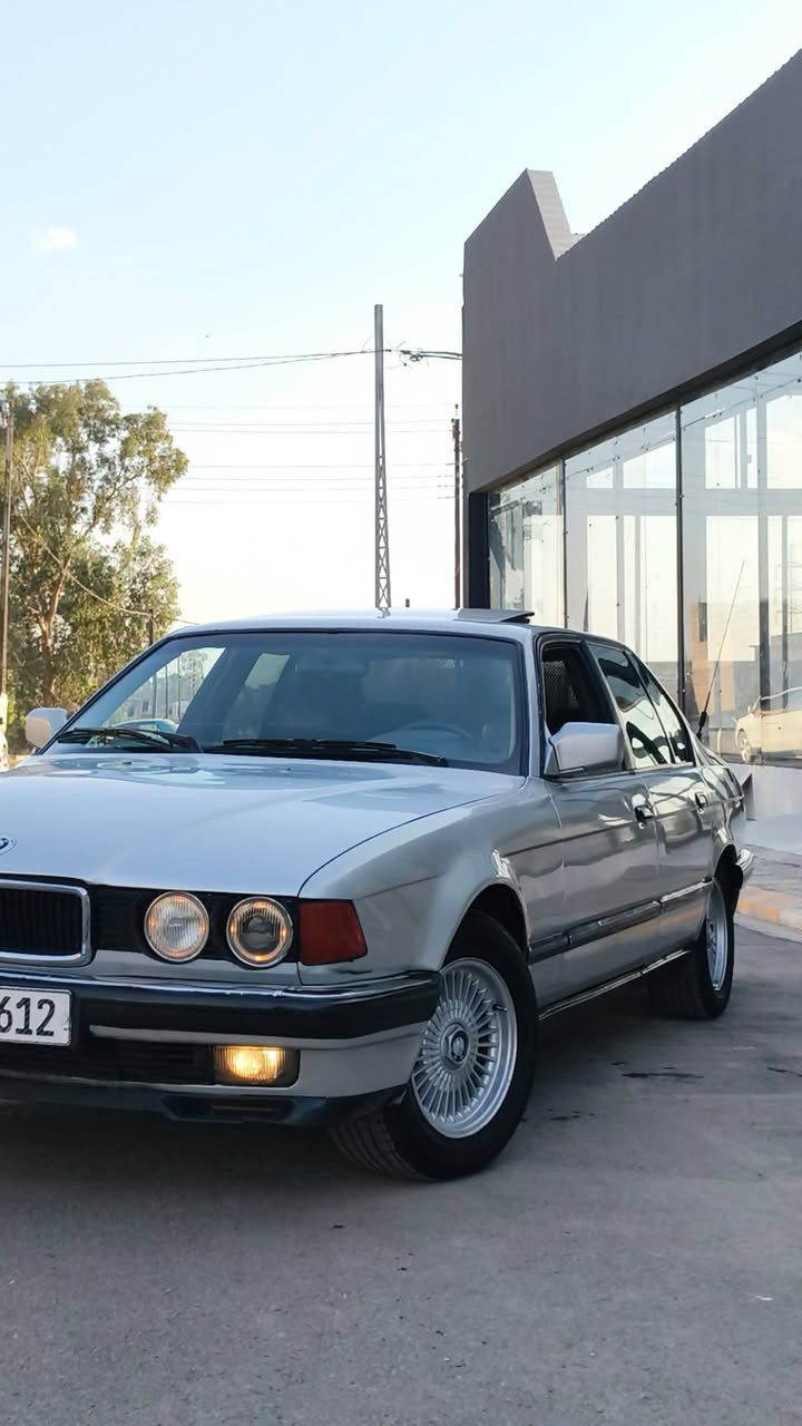 للبيع بي ام 730 اصل مكينه V8 موديل 1992 صبغ عام جماليه

ملاحضه : ضررها بدايه راس جاملخ شرط بدون دواخل 

سياره احله من صور شرط التحويل سياره جاهزه على اخر حبايه تبريد شغال 

تدفئه شغاله 

صخم امامي طخم خلفي 

مكينه وكير شرط 

تايات سياره جديده

 انطيك شرط وين ماتريد ترايك سياره جاهزه مناقصها شي السعر 68 وبيها مجال العنوان الموصل 

للستفسار ***********/***********
