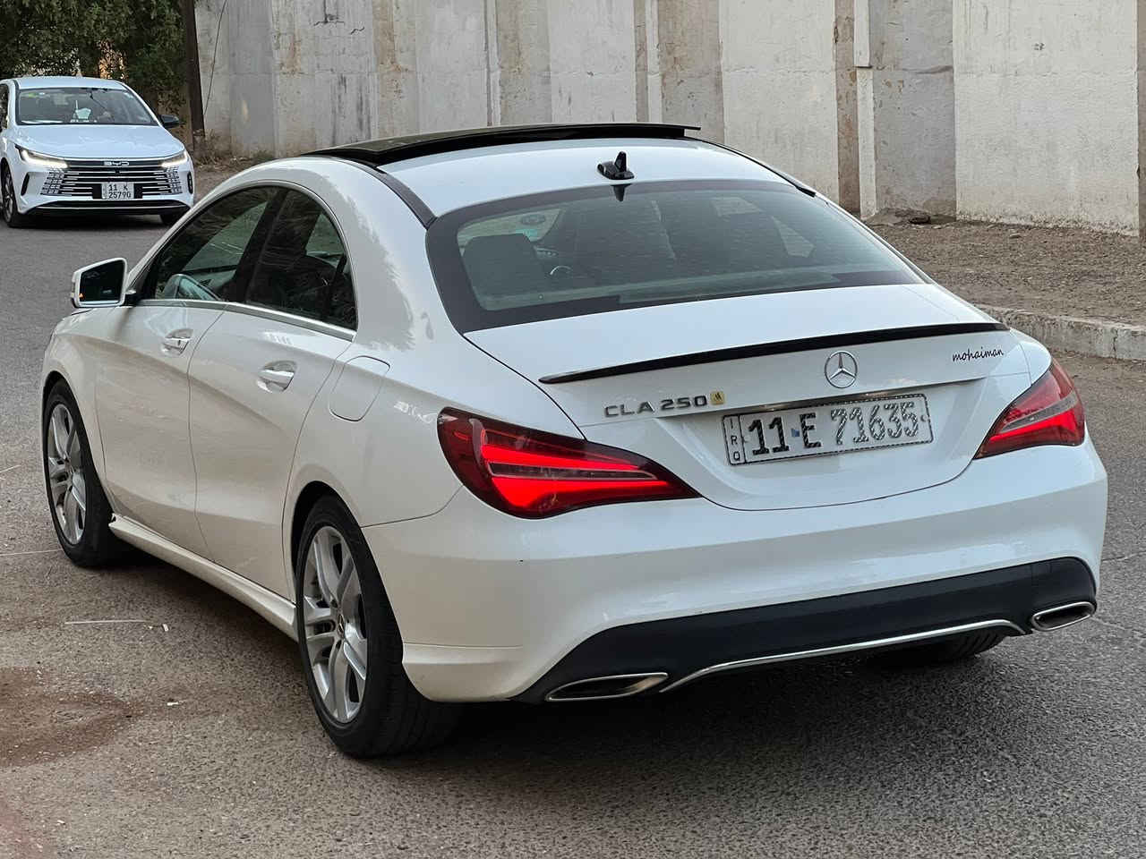 السلام عليكم
مارسيدس CLA 250  2019 وارد امريكي محرك 2000 تيربو  فول مواصفات 1/1 رقم بغداد بأسمي 
ماشيه 92 الف كيلو  بالميل 58 الف 
اقتصاديه كلش بصرف البانزين وعزمها كلش قوي
بيها صبغ جاملغ وربع البنيد ونص الباب الخلفيه 
صور الحادث مرفقه
سعر السياره 174 ورقه وقابل لتفاوض
مكان السيارة بغداد الصليخ 
***********
***********
