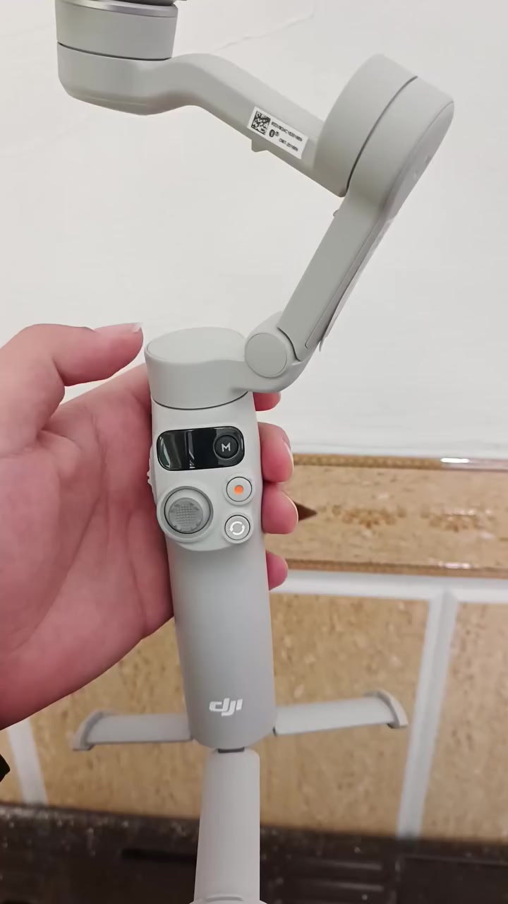 زۆر خاوینە بەکارنەهایە
***********
